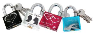 farbenfrohe Liebesschlösser
